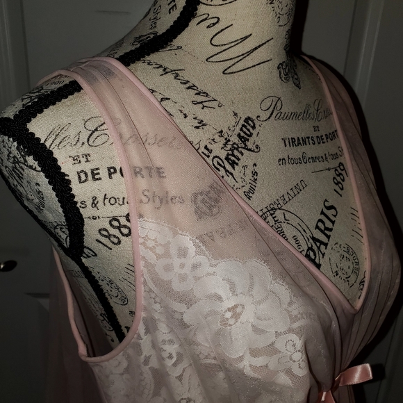 Vintage Vanity Fair Negligee - Picture 7 of 9